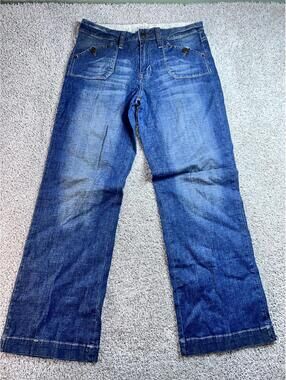 Blue Denim Jeans with Wide Leg and Front Pockets